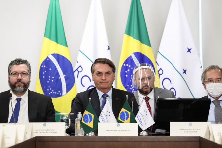 Brasilien / Wegen Fieber und Gliederschmerzen lässt Bolsonaro sich auf Covid-19 testen