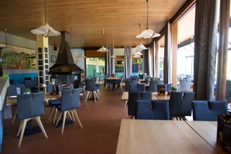 Ende Mai war der Speisesaal im Restaurant des „Camping Auf Kengert“ menschenleer. Jetzt kommen die Gäste wieder, sagt Betreiberin Linda Gedink.