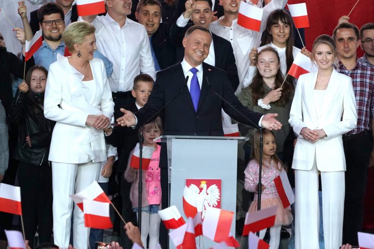 Wahlen / Präsident der Alten vom Dorf: Knapper Sieg für Duda, Kaczynski kann Polen weiter umbauen