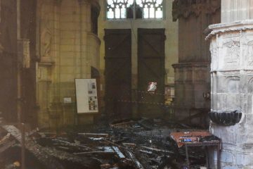 Nantes / Mann nach Feuer in Kathedrale in Polizeigewahrsam