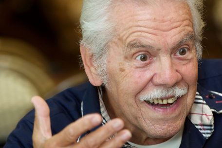 Porträt / Sechs Instrumente und eine Stimme: Entertainer Fausti wird 80