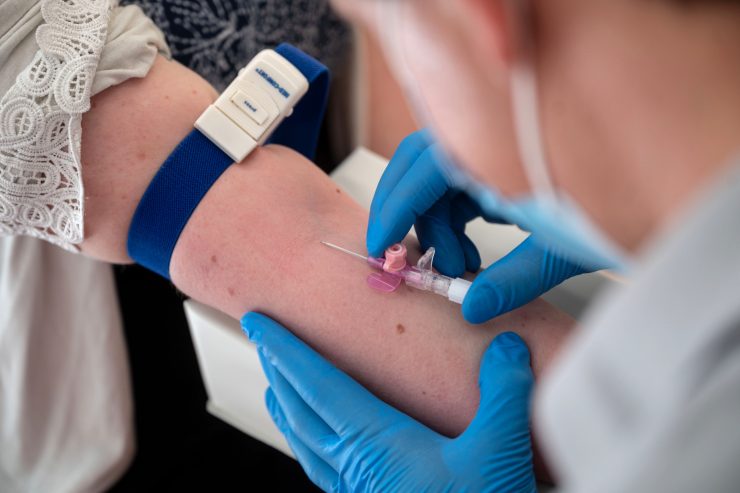 Impfstoffkandidat gegen Corona / Biontech und Pfizer nehmen eine weitere Hürde – Zulassung im Oktober angepeilt