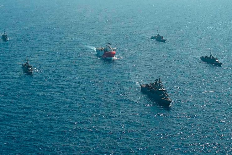 Erdgas / Kriegsschiffe vor Kreta: Streit im Mittelmeer  spitzt sich zu