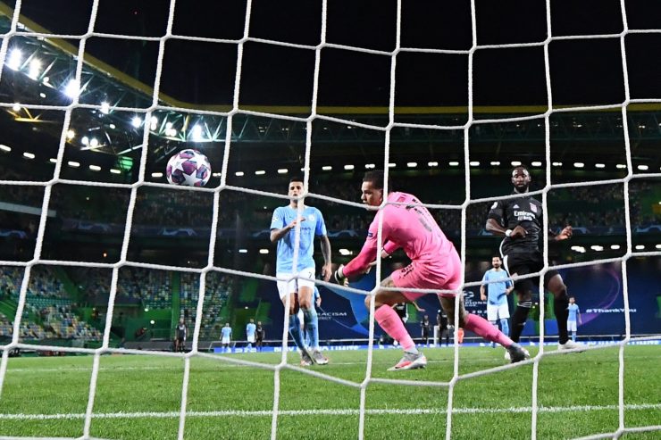 Fußball / Das Europapokal-Wochenende: Rekorde und eine Dampfwalze