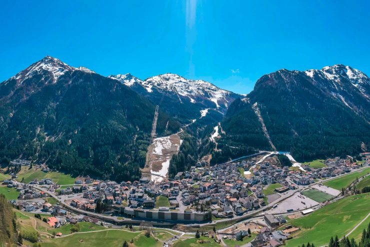 Im Corona-Schatten / Viel Desinfektion, wenig Après-Ski: Österreich ringt um kommende Wintersaison