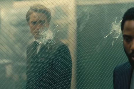 Neil (Robert Pattinson) und der Protagonist (John David Washington)