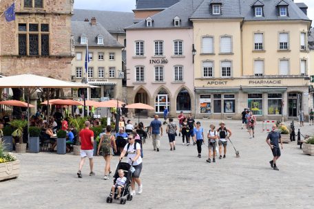 Tourismus bleibt ein heikles Thema in Corona-Zeiten. Das zuständige Ministerium setzt auf Aufklärung. Dennoch scheinen Masken an vielen touristischen Hotspots eher Fehlanzeige zu sein.