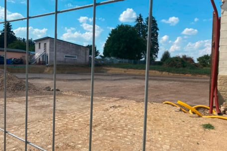 Baustopp in Hovelingen / Juristischer Berater der „Crèche Barbara“ meldet sich zu Wort