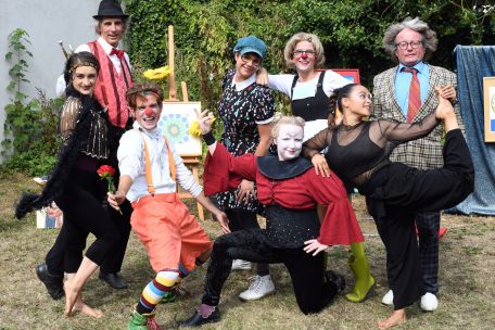 „Zaltimbanq’“-Shows / Herzhafte Lacher, spannende Akrobatik und die nötige Portion Lebensfreude