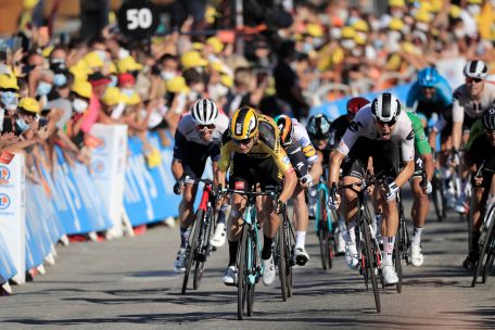 Tour de France / Alaphilippe verliert Gelb nach Strafe - Van Aert gewinnt fünfte Etappe 