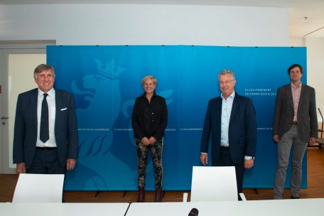 Minister François Bausch, Félicie Weycker (erste Regierungsrätin im Ministerium für Mobilität und öffentliche Bauten), Syvicol-Präsident  Emile Eicher und Verkéiersverbond-Direktor Gilles Dostert