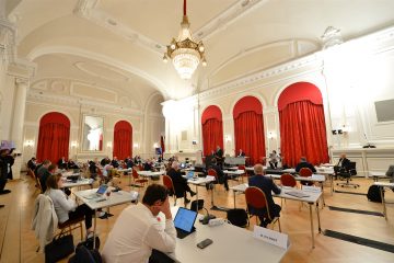 Parlament / Covid-19-Gesetz wird am Dienstag bis Ende Dezember verlängert