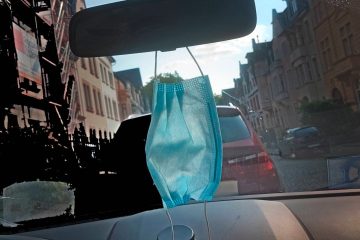 Parlament / Covid-Maßnahmen gelten bis Ende des Jahres