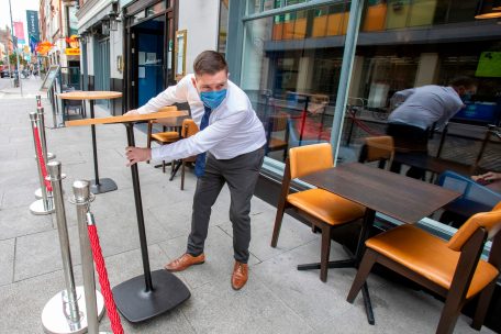 Kurzarbeit / Oktober: Die Zahl der betroffenen Unternehmen bleibt hoch