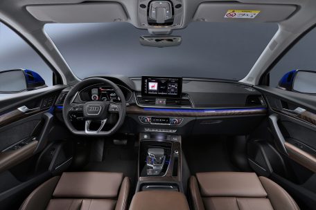 Bedienung, Anzeigen und Infotainment sind wie beim derzeitigen Q5 mit dem virtuellen Audi-Cockpit in der Top-Version erhältlich