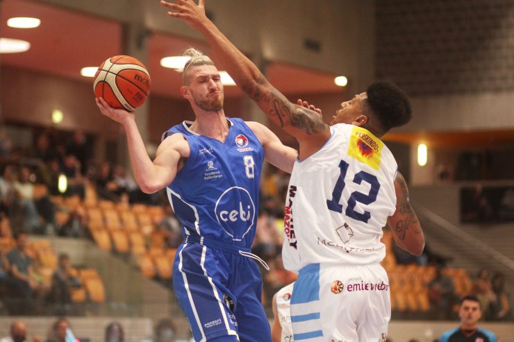 Basketball / Ein Neuanfang: Nach zwei Knie-Operationen meldet sich Dean Gindt im neuen Trikot zurück