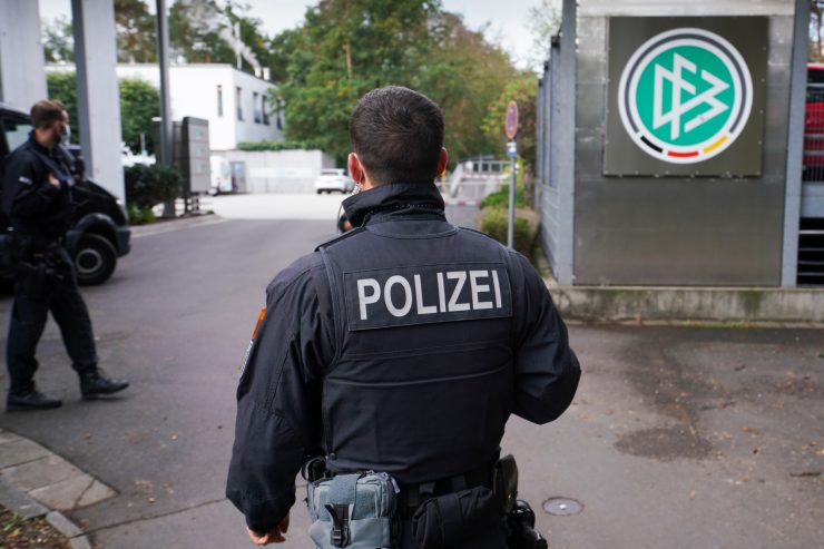 Fußball in Deutschland / Durchsuchungen beim DFB wegen Verdachts der Steuerhinterziehung