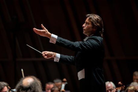 Alain spannt den Bogen  / Zeitlos richtig: Krystian Zimermans Beethoven-Klavierkonzerte sind ein absoluter Hörgenuss