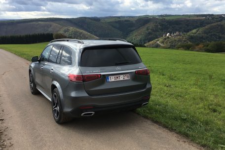Der Einstiegspreis beim 350 d 4MATIC liegt über 71.000 Euro, und das ohne MwSt. Mit den Extras und Optionen liegt man da ganz schnell über 85.000 Euro ohne MwSt.