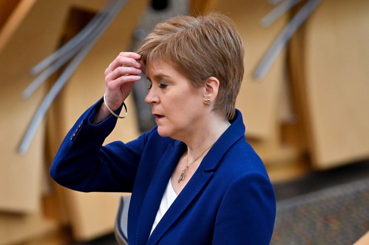 Schottland / Ministerpräsidentin Sturgeon gerät wegen fehlerhafter Aussagen unter Druck
