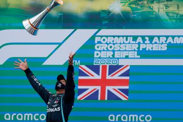 Formel 1 / Hamilton stellt Schumacher-Rekord ein: Der Brite siegt in der Eifel vor Verstappen  