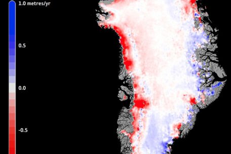 Das Bild zeigt die jährliche Höhenänderung des grönländischen Eisschildes im Jahr 2015. Jüngste Forschungen zeigen, dass sich die Schmelze beschleunigt.