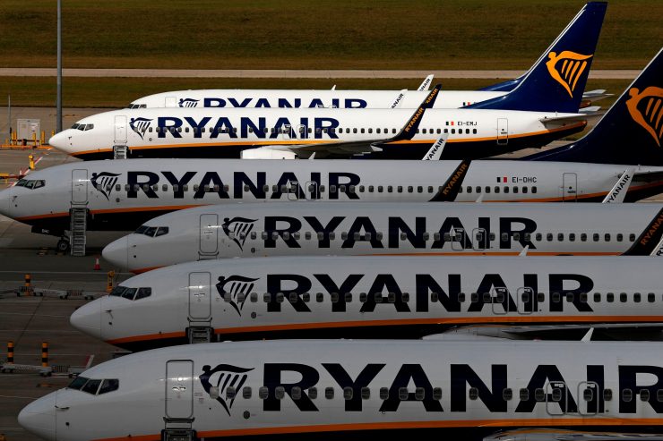 Luftfahrt / Ryanair entlässt Mitarbeiter und dünnt Flugplan im Winter weiter aus