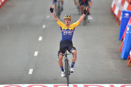 Radsport / Mit Wut im Bauch: Roglic gewinnt die erste Etappe der Vuelta