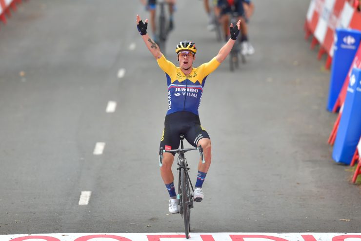 Radsport / Mit Wut im Bauch: Roglic gewinnt die erste Etappe der Vuelta