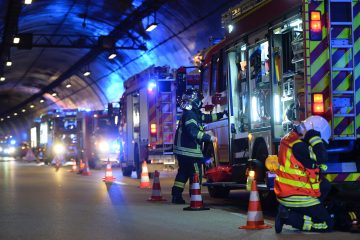 Übung / Den Ernstfall im Tunnel Markusberg geprobt