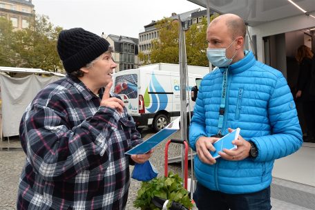 Zuhören ist sein Job: Kommissar Tim Pauly muss auf die Bürger eingehen, um ihnen mit den richtigen Informationen weiterhelfen zu können