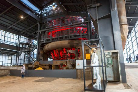 Der „Plancher des coulées“ vor dem Hochofen wird zur Bühne für zeitgenössischen Tanz