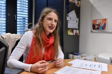 Wissenschaftlerin Pascale Engel ist für den Bereich Psychologie zuständig