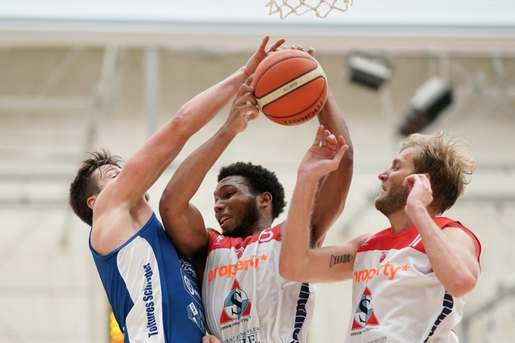 Basketball / Nach der Saisonunterbrechung: Zögern und Hoffen bei den Total-League-Vereinen