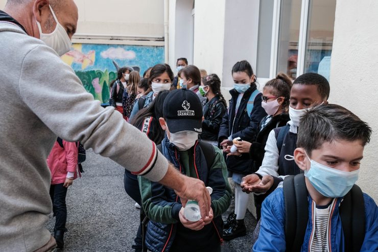 Bei positivem Befund / Bildungsministerium will mobile Testeinheiten an die Schulen entsenden