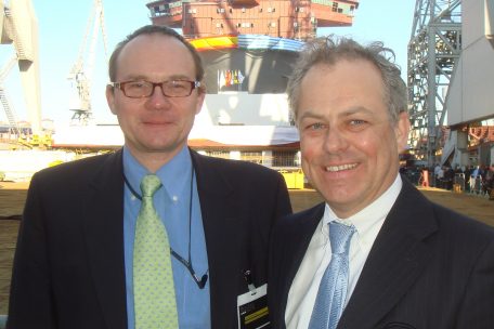 Robert Biwer und Mac Glodt 2009 bei einer Schiffstaufe in Spanien