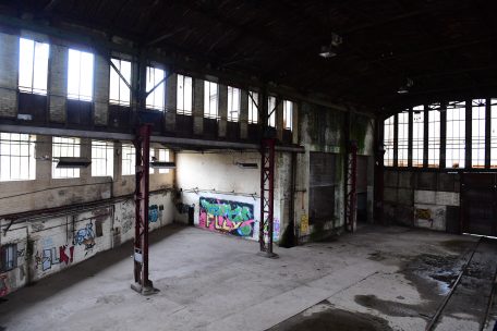 In der ehemaligen Waggonwerkstatt, Baujahr 1930, wurden bereits erste Arbeiten durchgeführt