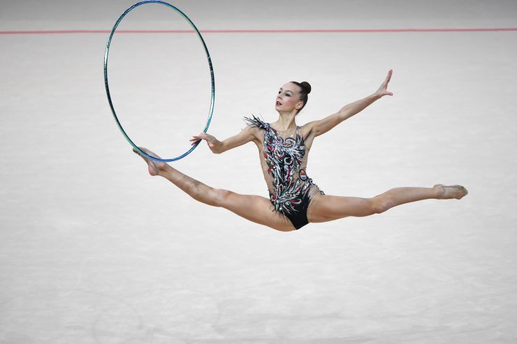 Rhythmische Sportgymnastik / Elena Smirnova sammelt weiter Erfahrung