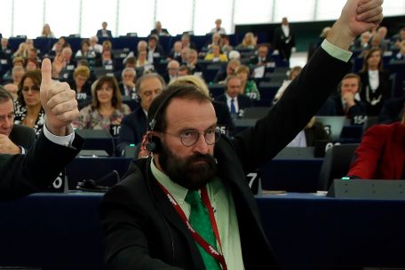 Ungarn / Sex, Drogen & rechte Politik: EU-Abgeordneter aus Orban-Partei auf illegaler Party in Brüssel