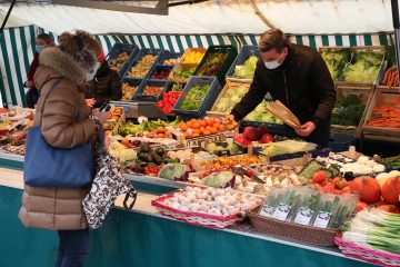 Hauptstadtmarkt / Stimmungstief auf dem Knuedler: Marktleute sind wegen Umzug und Corona verunsichert