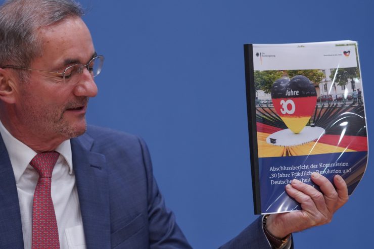 Deutschland / Experten ziehen kritische Bilanz zur deutschen Einheit und geben Handlungsempfehlungen