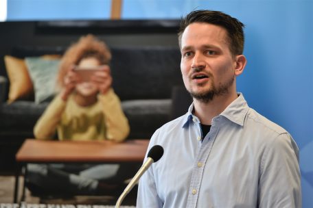 Laut Bee-Secure-Sprecher Jeff Kaufmann hat die Darstellung sexuellen Missbrauchs von minderjährigen Kindern und Jugendlichen in den letzten Jahren enorm zugenommen im Netz