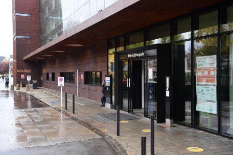 Escher CHEM / Arzt arbeitete trotz Corona-positiver Haushaltsmitglieder und seines ausstehenden Testergebnisses