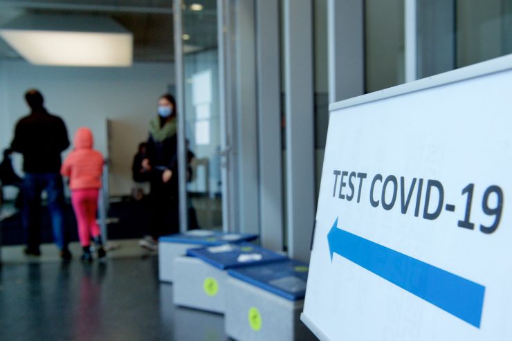 Corona-Pandemie / Großer Ansturm auf Covid-19-Tests für Kinder von 2 bis 6 Jahren – Kampagne wird ausgeweitet