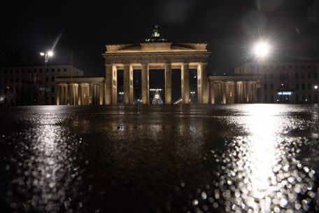Deutschland / Der harte Lockdown hat begonnen – Impfstart möglicherweise nächste Woche