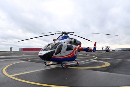 „Air Rescue 1“ ist für Einsätze in Luxemburg vorgesehen, während „Air Rescue 3“ (im Hintergrund) hauptsächlich Missionen im deutschen Grenzgebiet fliegt