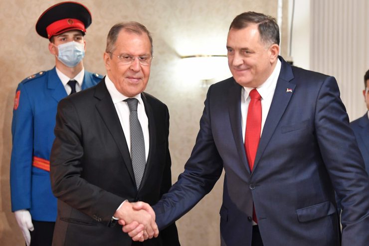 Beutekunst? / Serbisch-bosnisches Geschenk für Russlands Außenminister empört Kiew