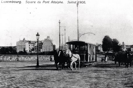 Die Pferdetram im Sommer 1908 auf dem Pont Adolphe