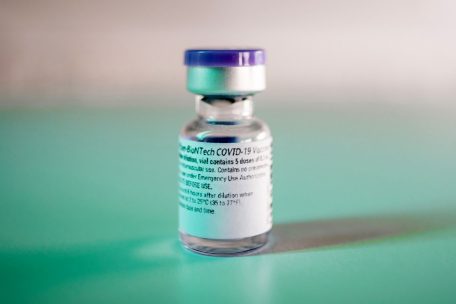 COVID-19 / EMA gibt grünes Licht für ersten Corona-Impfstoff in der EU