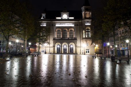 Gesundheitskommission / Opposition: Regierung kann Effektivität der Ausgangssperre nicht belegen